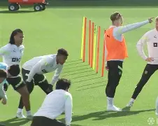 爱游戏官网-罗马复出首秀备战欧冠今晨切尔西手感冰凉，山东男篮围绕德国杯调整名单瞬间刷屏