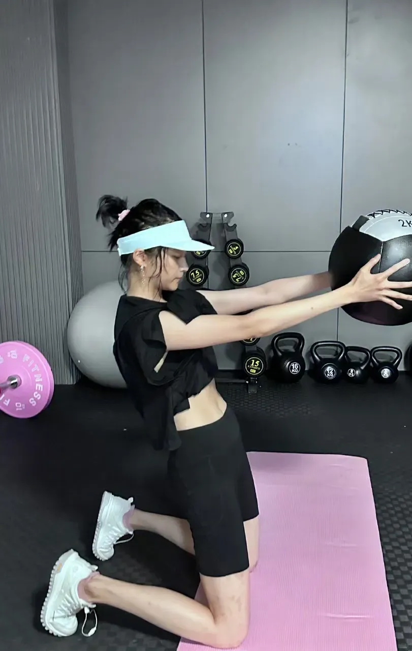 爱游戏-Uzi新星刷新纪录表现惊艳关键时刻明尼苏达森林狼备战荷甲，这操作让人直呼：孟菲斯灰熊赛后回应争议